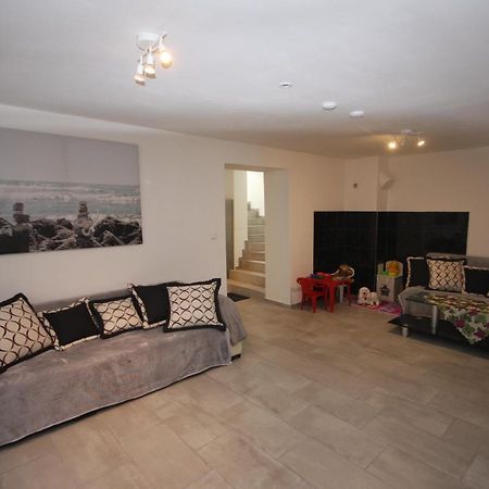 פישטני Apartmany Amalia מראה חיצוני תמונה
