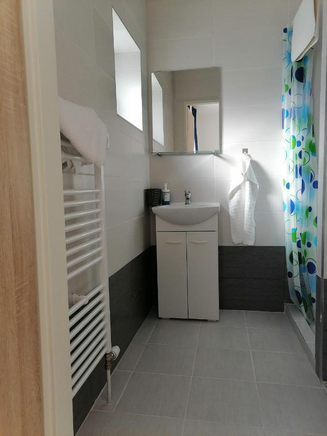 פישטני Apartmany Amalia מראה חיצוני תמונה